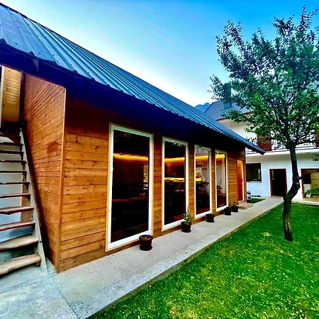 Lazer Cardaku guest house Valbone Exteriér fotografie