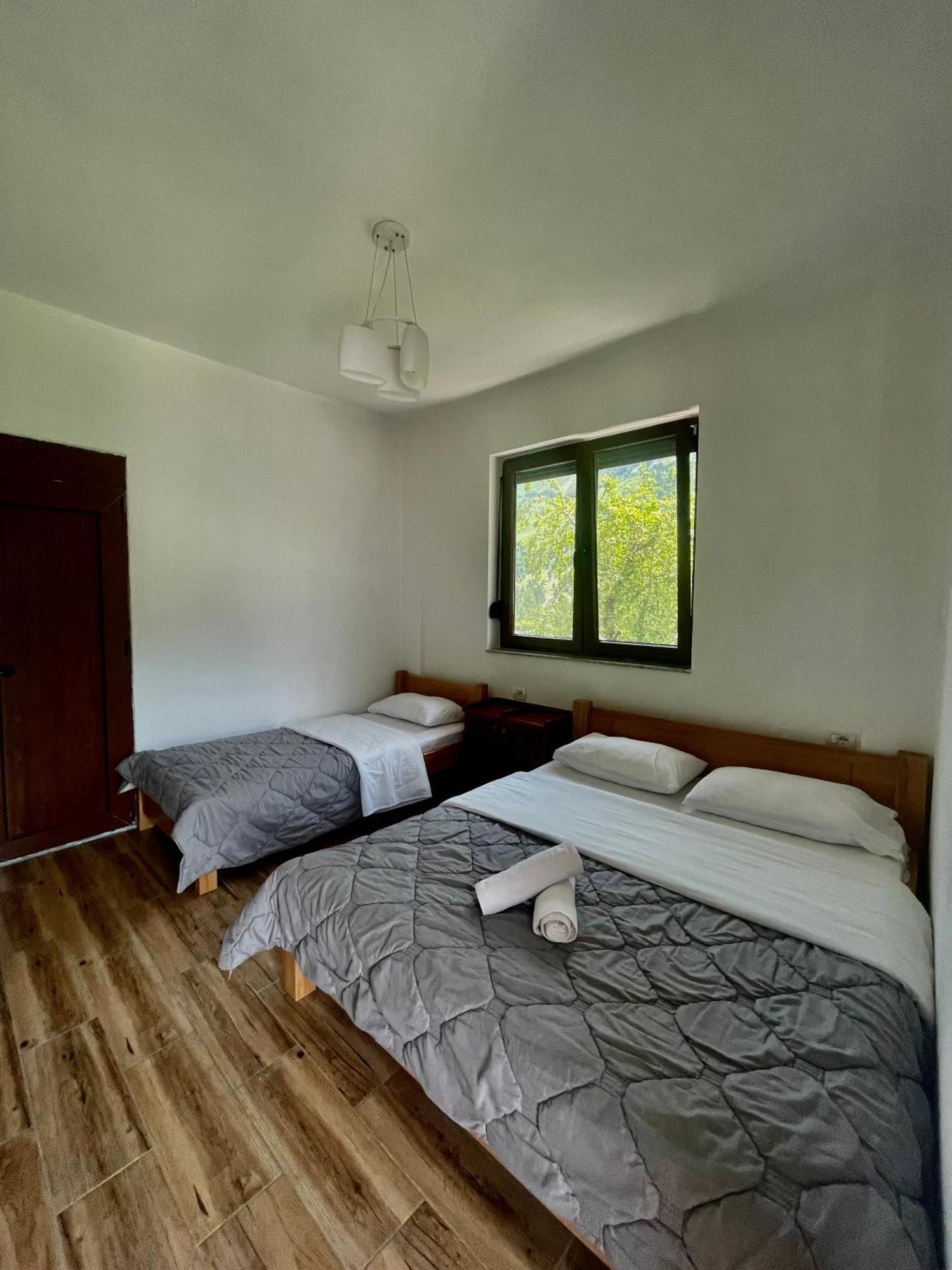 Lazer Cardaku guest house Valbone Exteriér fotografie