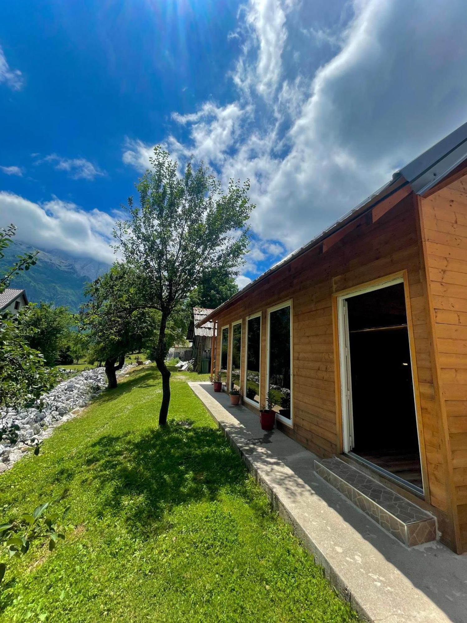 Lazer Cardaku guest house Valbone Exteriér fotografie