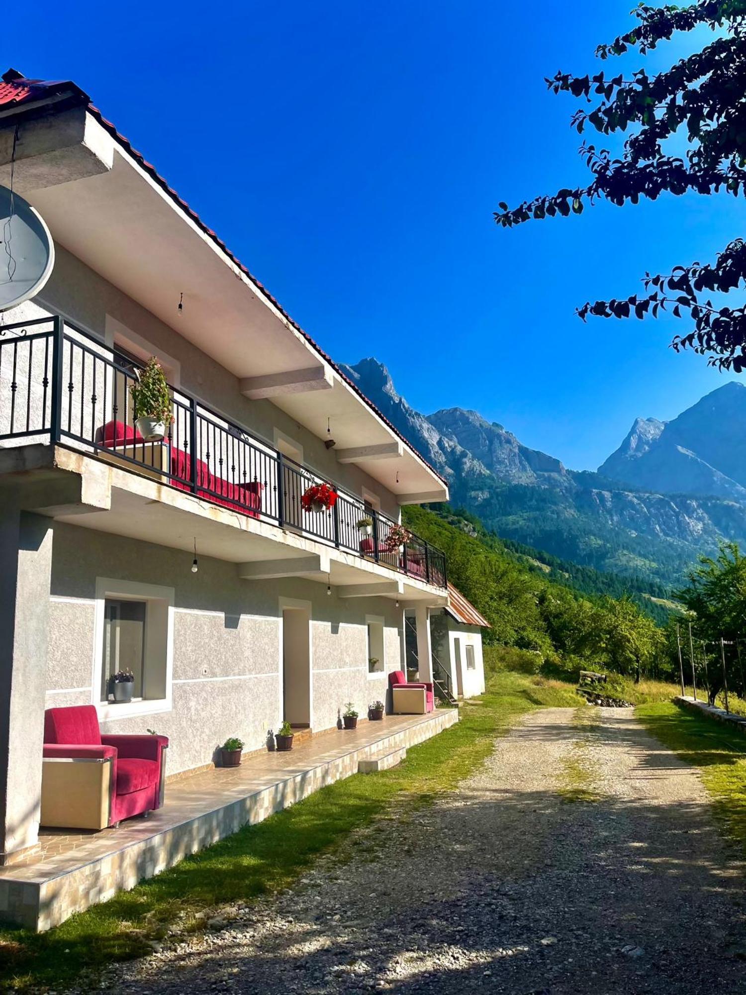 Lazer Cardaku guest house Valbone Exteriér fotografie