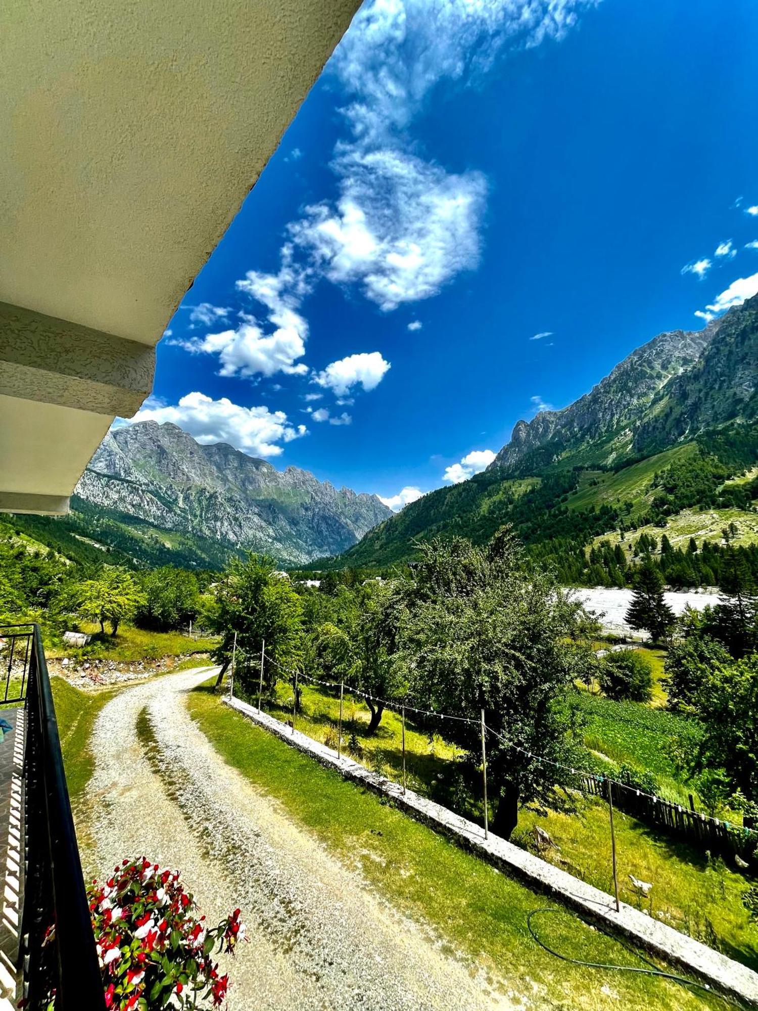 Lazer Cardaku guest house Valbone Exteriér fotografie