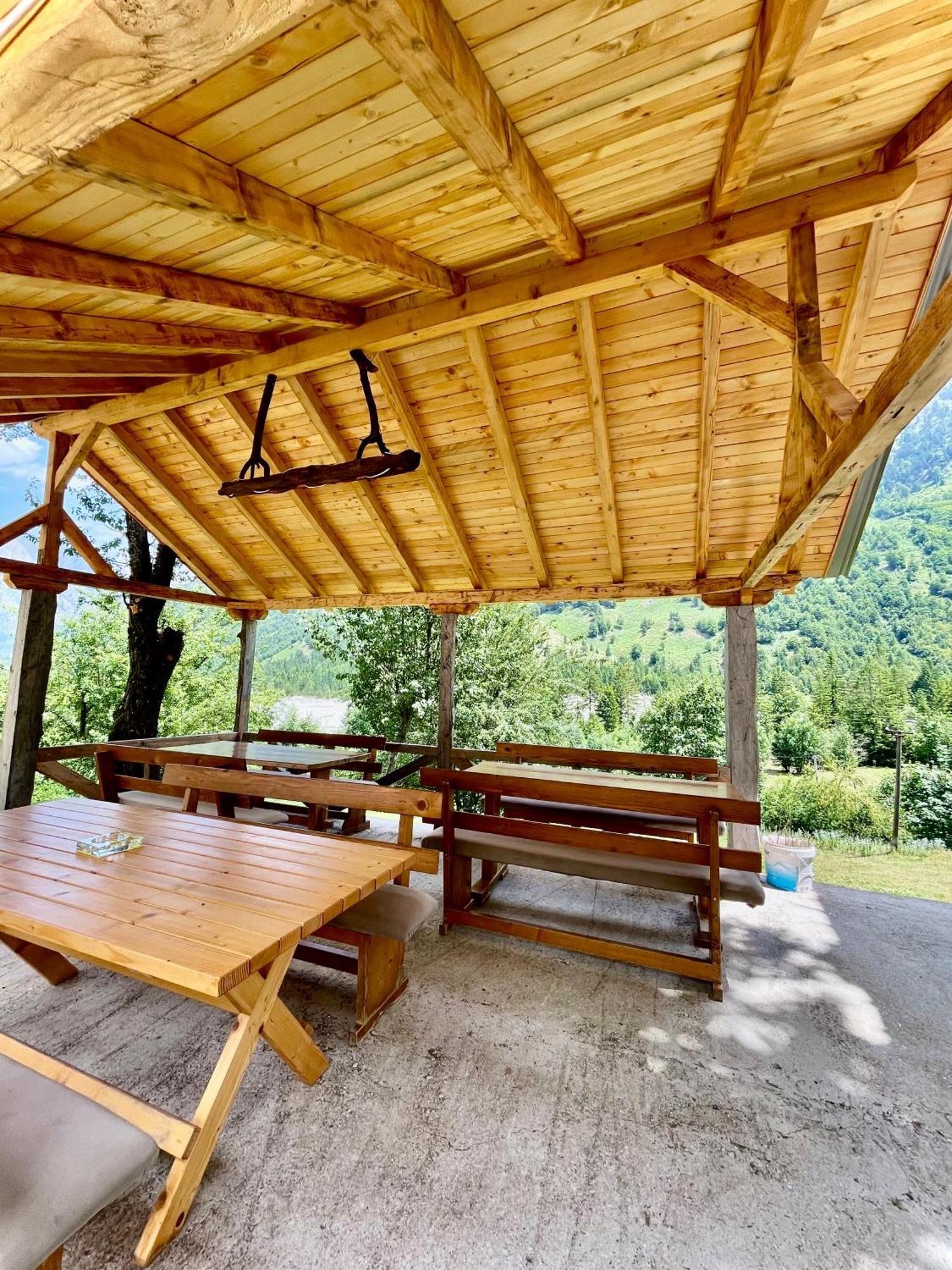 Lazer Cardaku guest house Valbone Exteriér fotografie