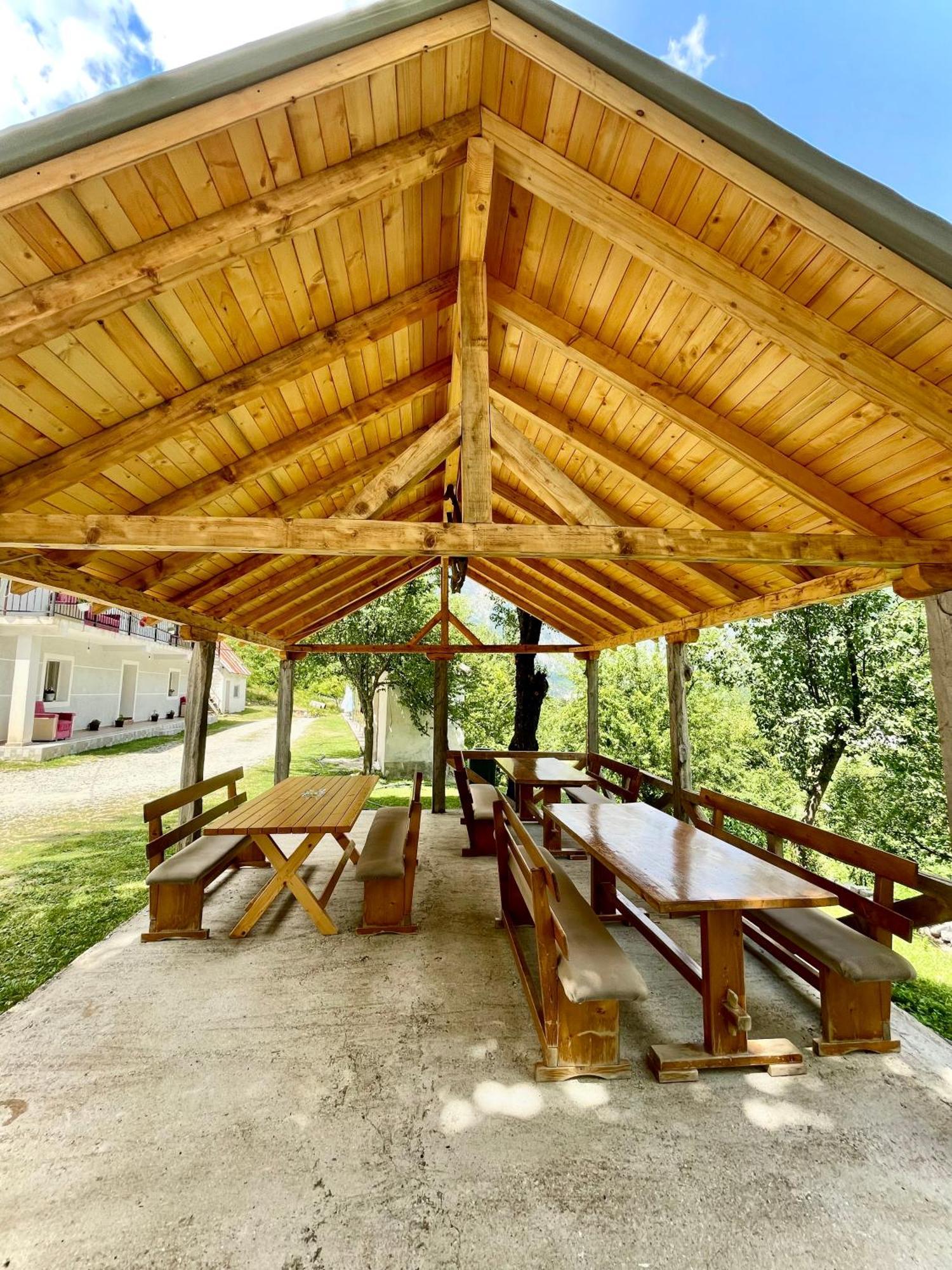 Lazer Cardaku guest house Valbone Exteriér fotografie